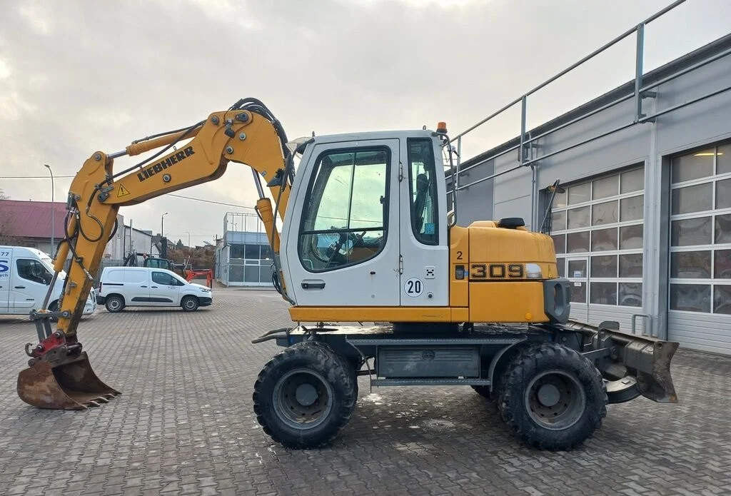 2010 LIEBHERR A 309 Litronic