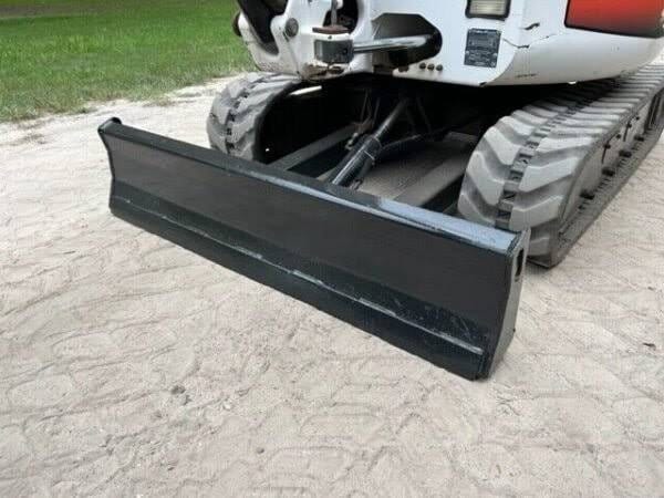 Bobcat 425G, (2008), 2095 heures, 2.7T + 4 Godets – occasion