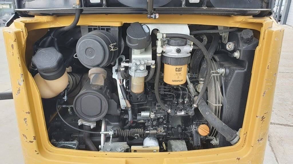 Caterpillar 302.2D, (2013), 2 468 heures, 2.1T + 3 Godets – occasion