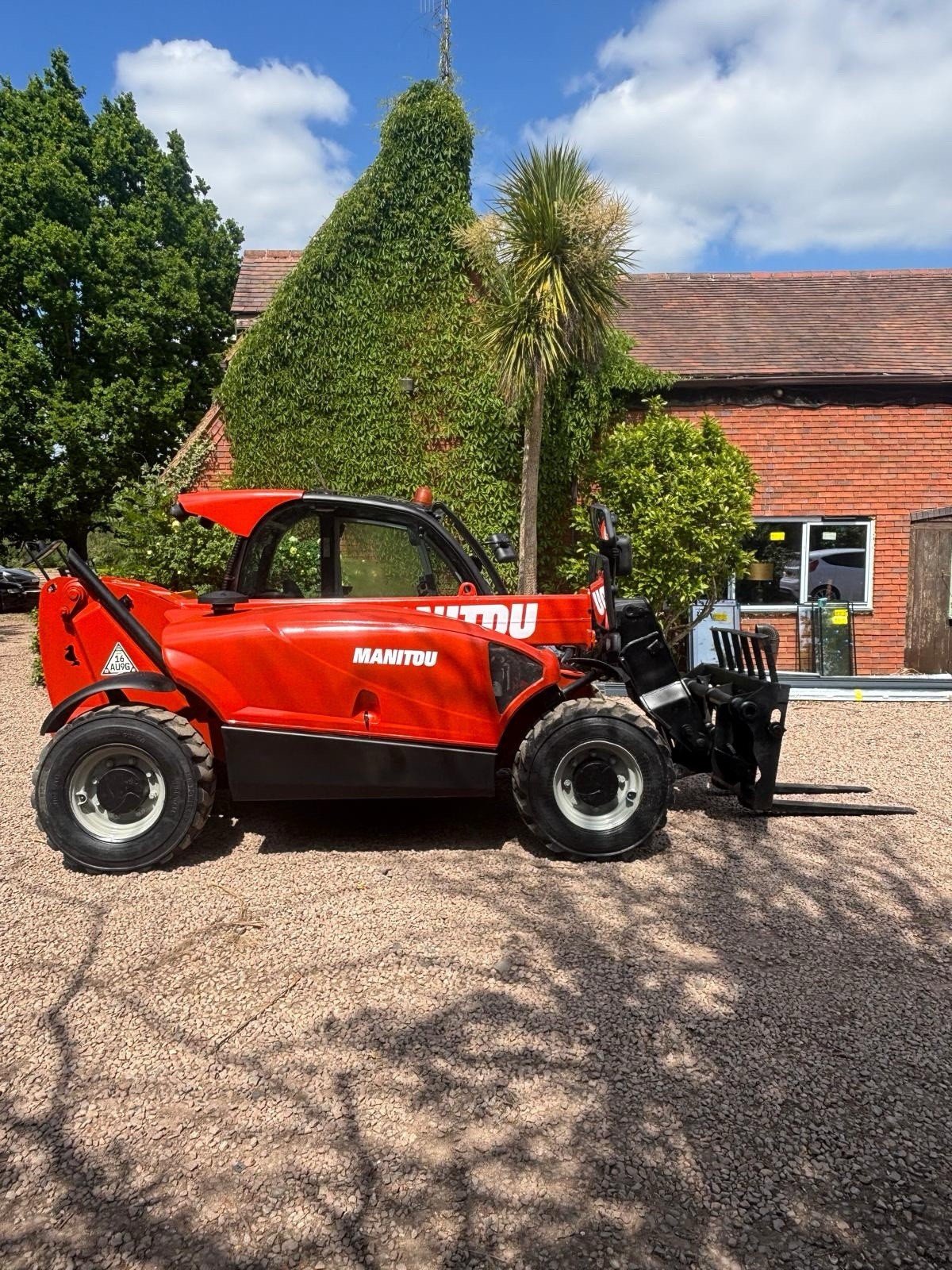 MANITOU MT 625 H COMFORT AVEC ACCESSOIRES