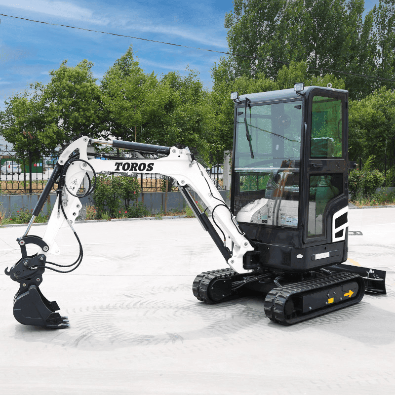 MINI PELLE 1,8T TOROS MOTEUR KUBOTA D902