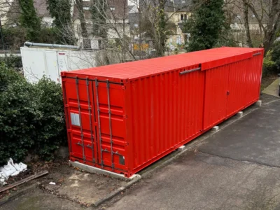 LOCAL DE STOCKAGE EN CONTAINER DE 40 PIEDS AVEC PORTE COULISSANTE