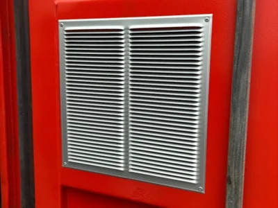 LOCAL DE STOCKAGE EN CONTAINER DE 40 PIEDS AVEC PORTE COULISSANTE