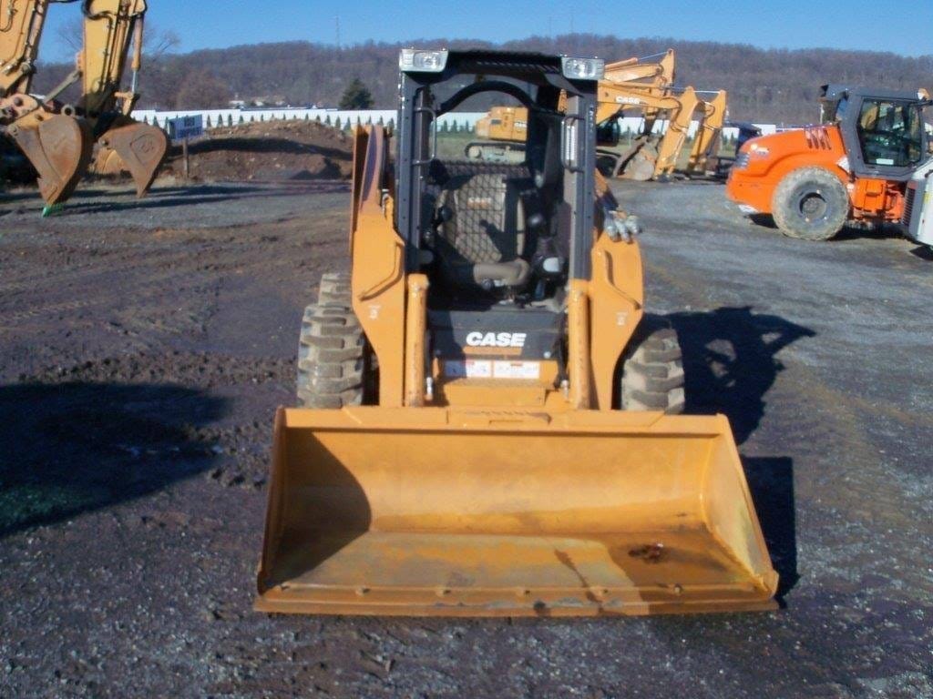 Chargeuse compacte Case SR200 – 2011
