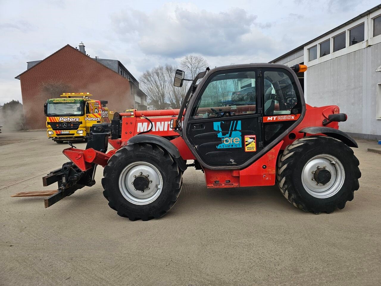 Chariot télescopique Manitou MT1030