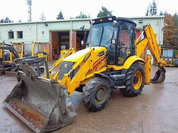Tractopelle JCB 3CX 2007 – 8T