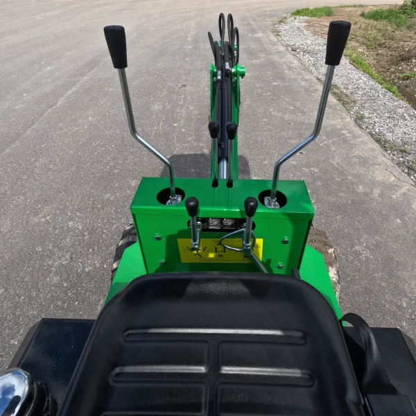 Mini-pelle sur roues Caivu HFT7