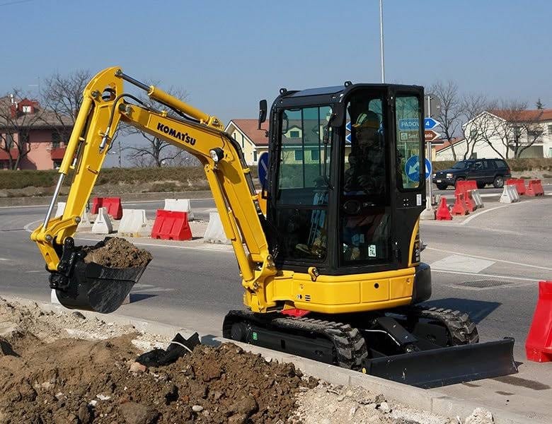 Komatsu PC26MR-3, (2013), 4132 heures, 2.8T – occasion